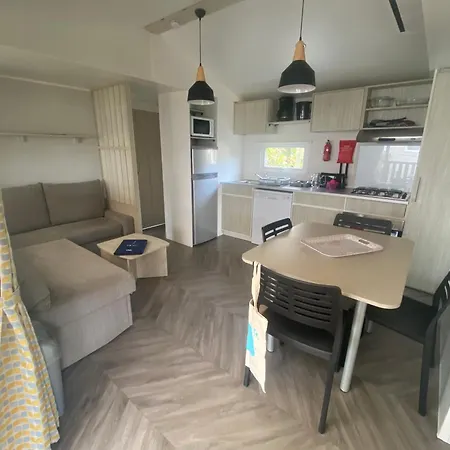 Des Dunes De Contis Üdülőpark